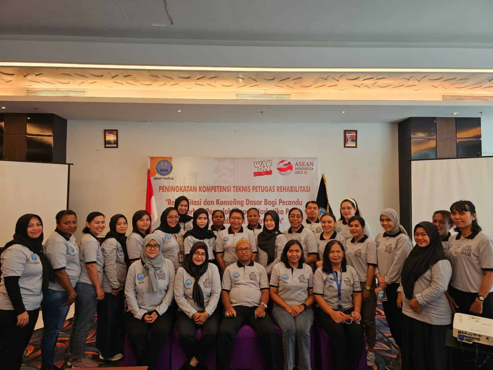 Kegiatan Peningkatan Kompetensi Teknis. Pelatihan Rehabilitasi dan Konseling Dasar bagi Pecandu dan Korban Penyalahguna Narkotika pada Layanan Rawat Jalan Kegiatan Peningkatan Kompetensi Teknis. Pelatihan Rehabilitasi dan Konseling Dasar bagi Pecandu dan Korban Penyalahguna Narkotika pada Layanan Rawat Jalan