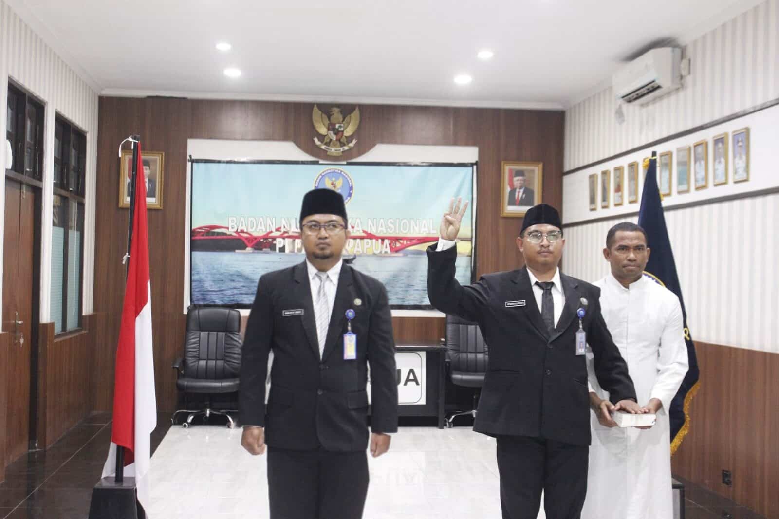 Upacara Pelantikan & Pengambilan Sumpah/Janji PPPK Tenaga Teknis Jabatan Fungsional di Satker BNNP Papua dan Jajaran Secara Virtual Upacara Pelantikan & Pengambilan sumpah/janji PPPK
