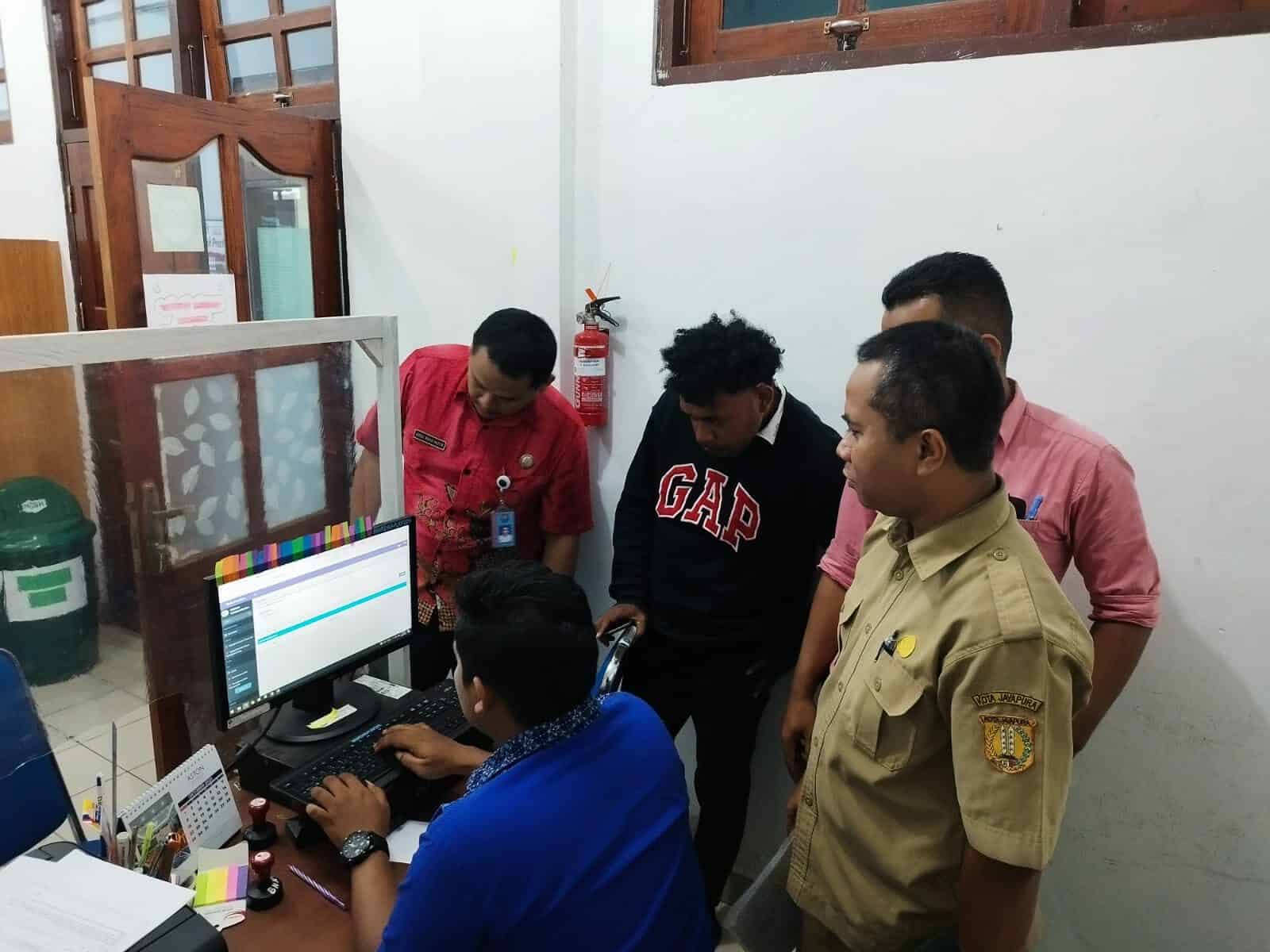 Kunjungan Dinkes Kota Jayapura | Pendampingan Pengisian Aplikasi Klinik Dalam Rangka Rencana Kesiapan Akreditasi dan Pengisian Aplikasi Klinik Kunjungan & Pendampingan Pengisian Aplikasi Klinik