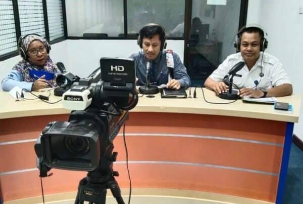 Informasi dan Edukasi P4GN Melalui Dialog Interaktif di RRI Jayapura