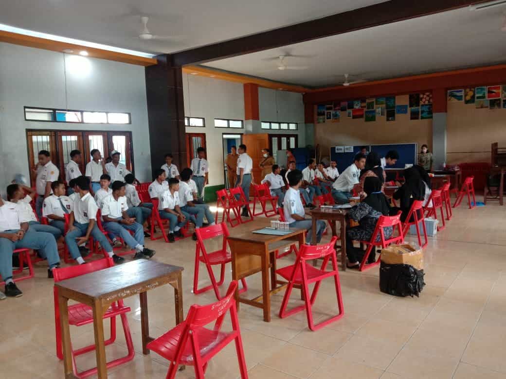 Deteksi dini pemeriksaan urin narkotika di SMA Negeri 4 Jayapura